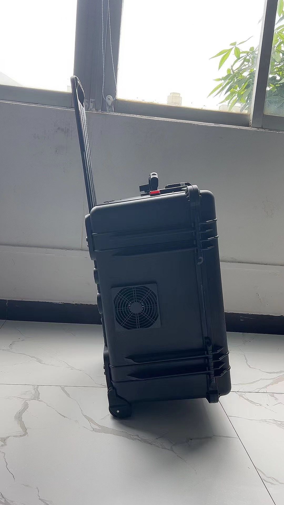 黑河手拉箱型移动通信干扰器